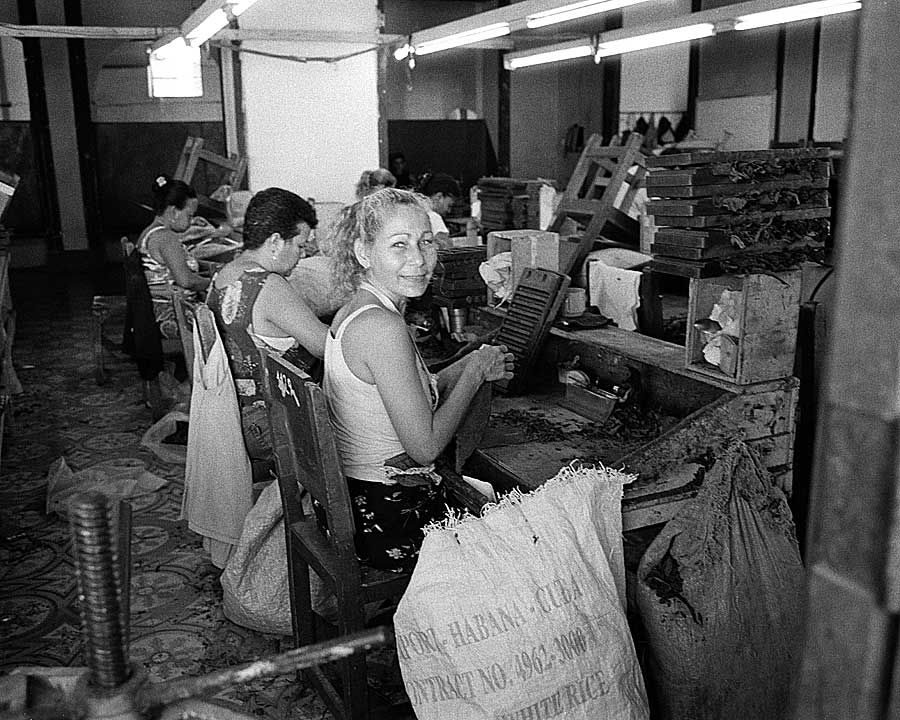 16 girl-in-cigar-factory-SS